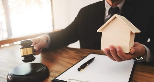 Foreclosure Lawyer